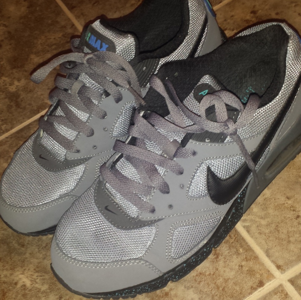 Nike galaxy air max 90. 8.5 in mens/10 women's